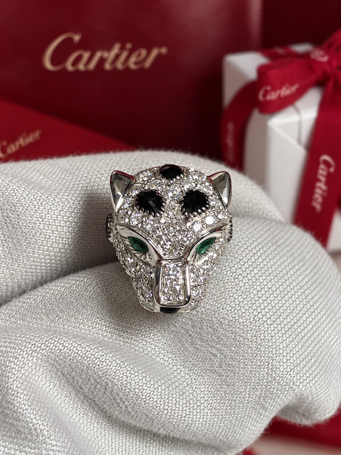 Серьги Cartier Panthere с бриллиантами 0,70 ct — фото 5