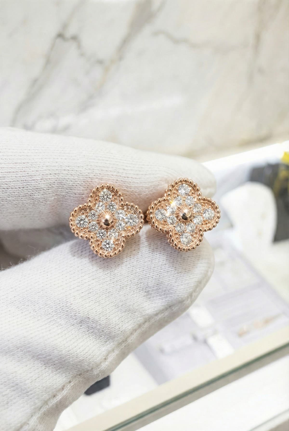 Золотые серьги с бриллиантами Vintage Alhambra, Золото