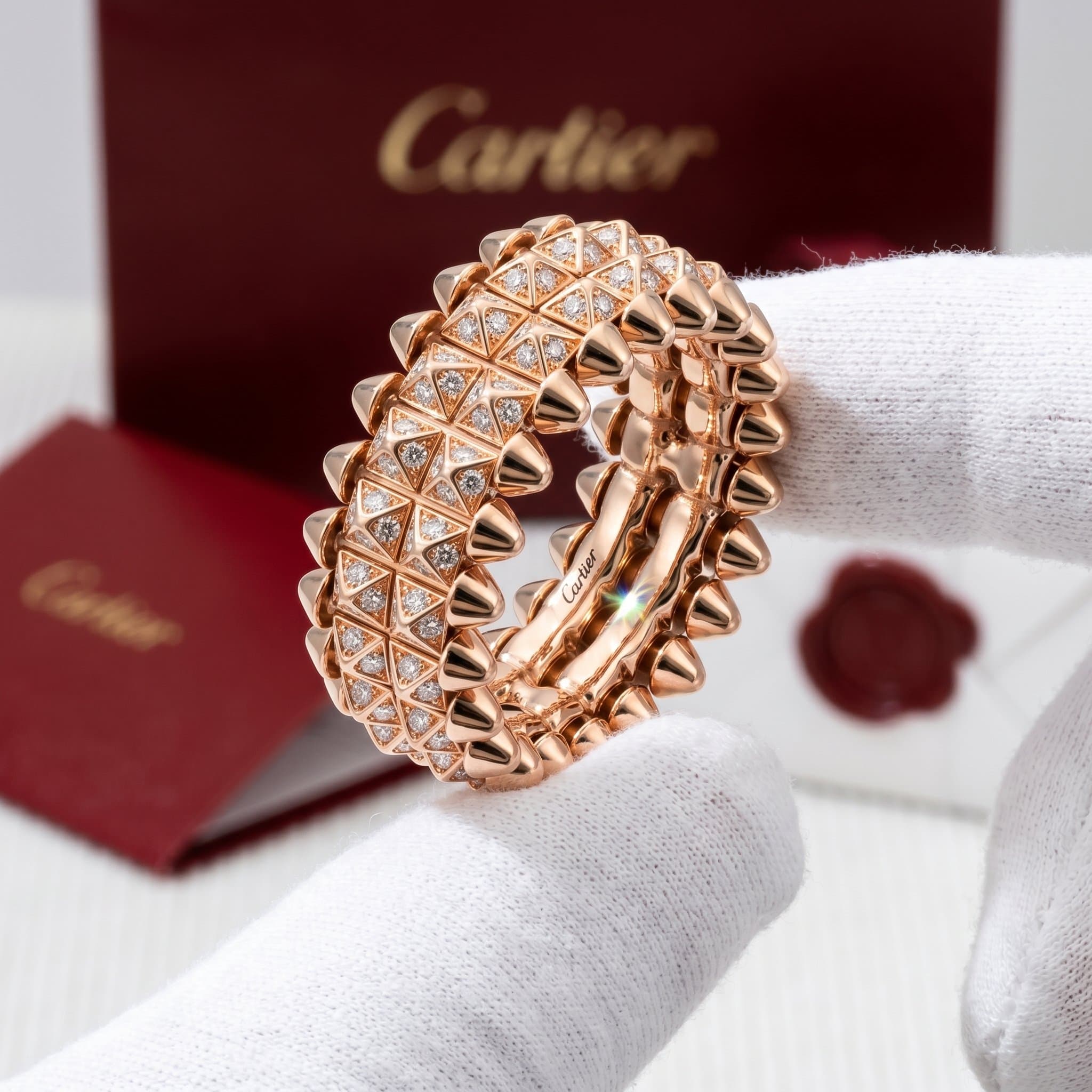 Золотое кольцо Cartier Clash с бриллиантами, два ряда, паве — фото 4