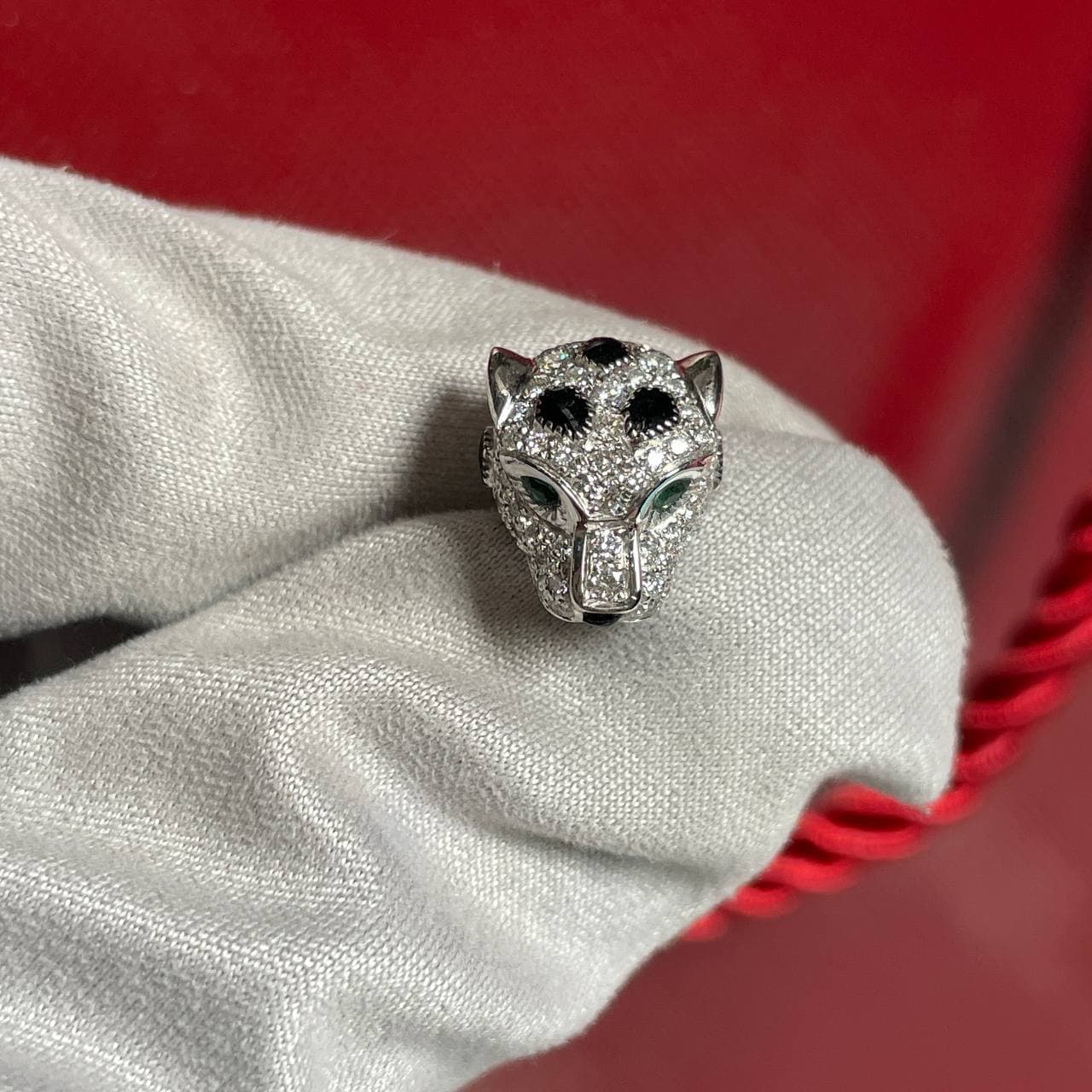 Серьги Cartier Panthere с бриллиантами 0,70 ct (белое золото 750) — фото 5