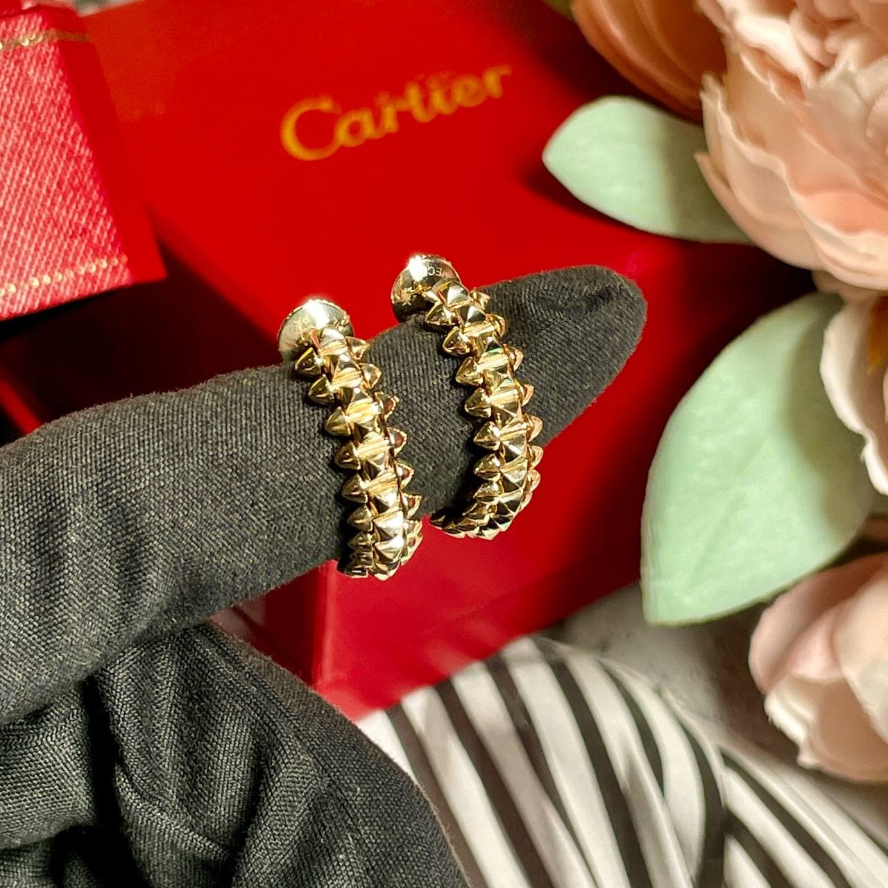 Серьги Cartier Clash (желтое золото 585) (на закрутке)