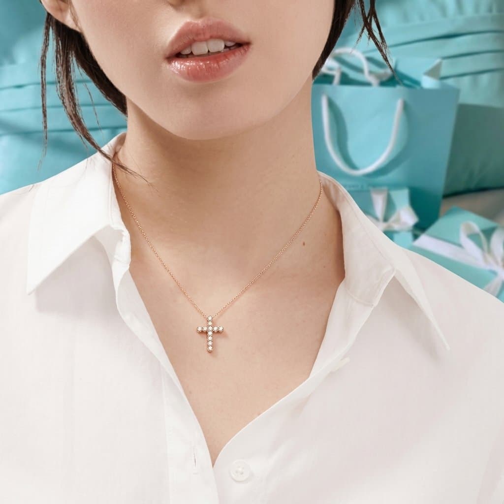Крест-подвеска Tiffany из платины с бриллиантами — фото 2