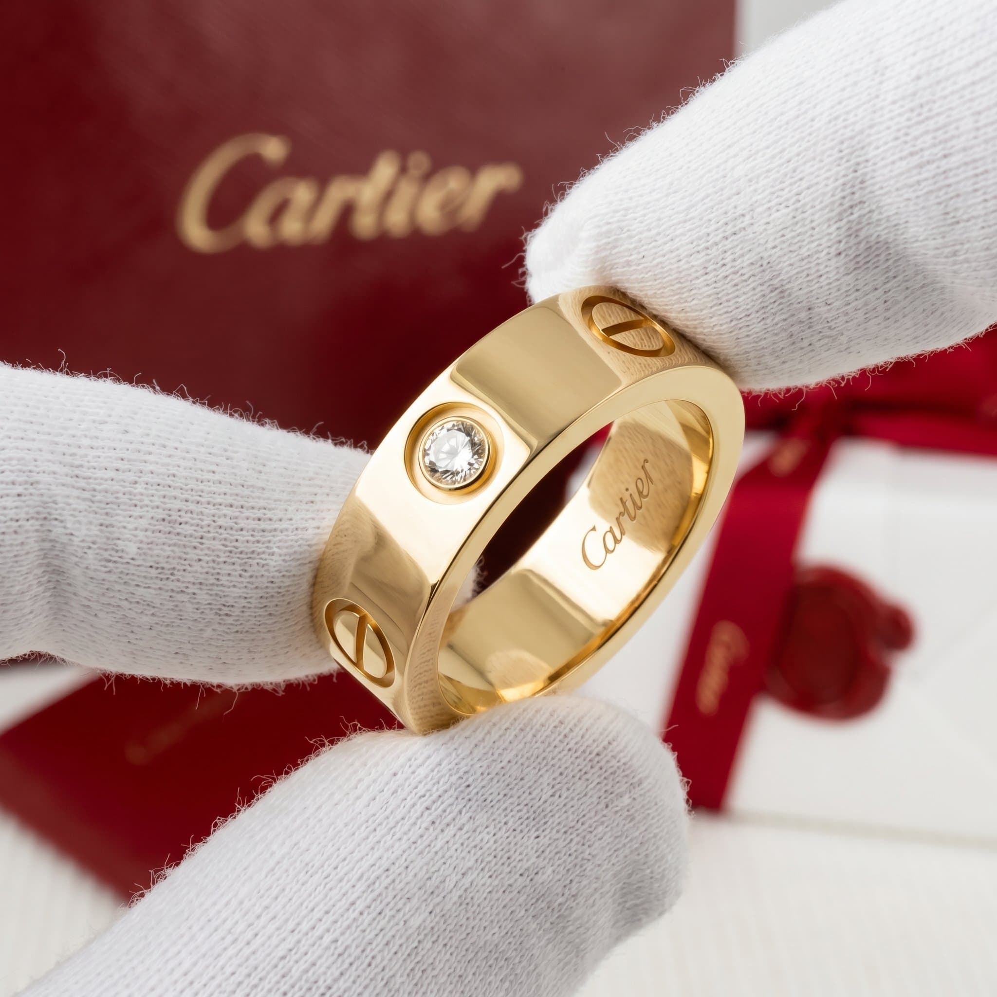 Золотое кольцо Cartier Love с бриллиантами, классическая модель, 3 бриллианта — фото 2