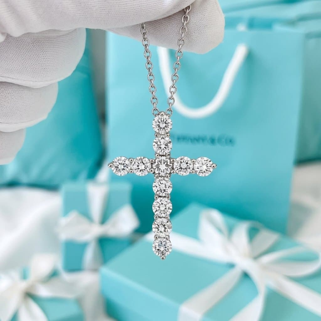 Крест-подвеска Tiffany из платины с бриллиантами, Белое золото