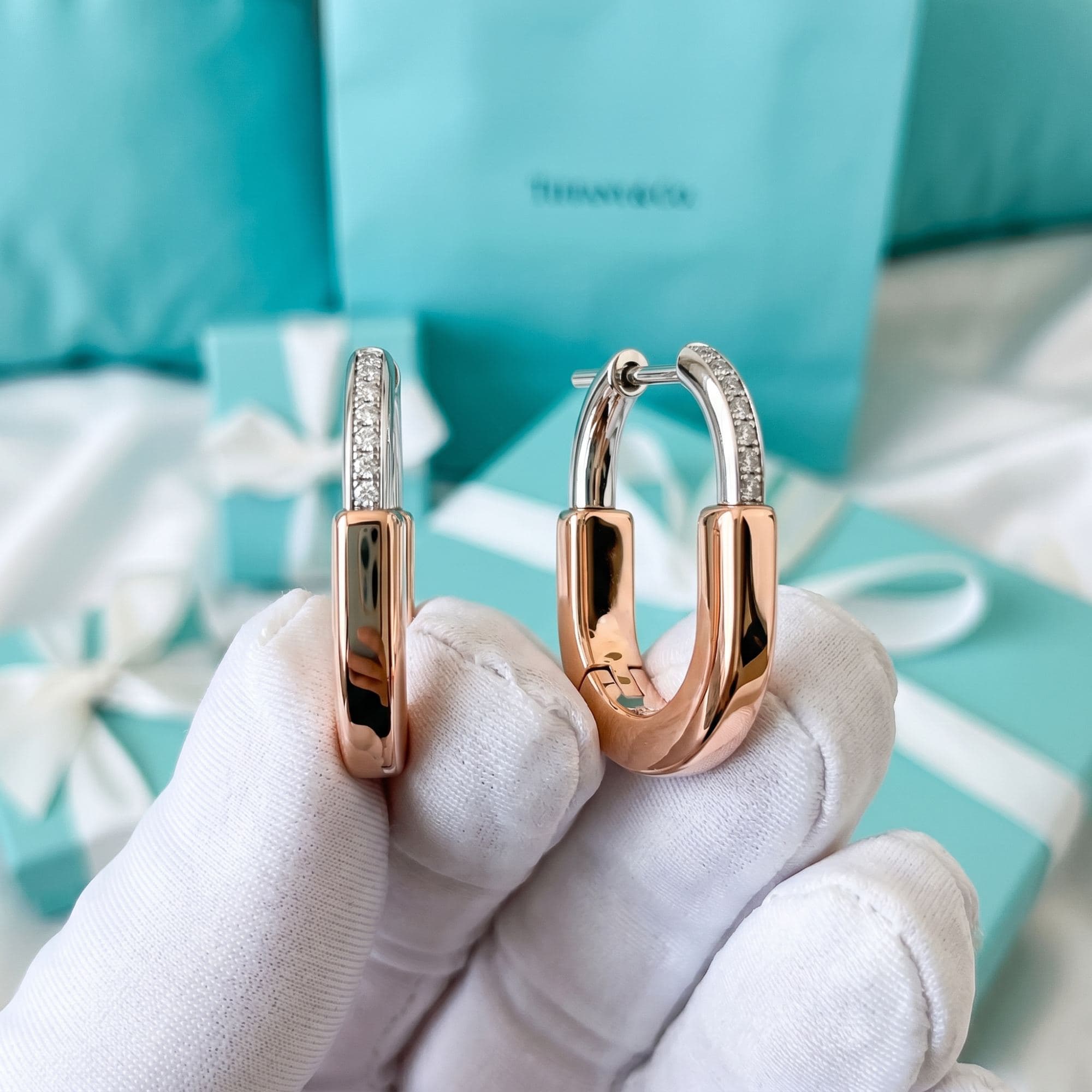 Серьги Tiffany Lock из розового золота и платины с бриллиантами, Белое и жёлтое золото