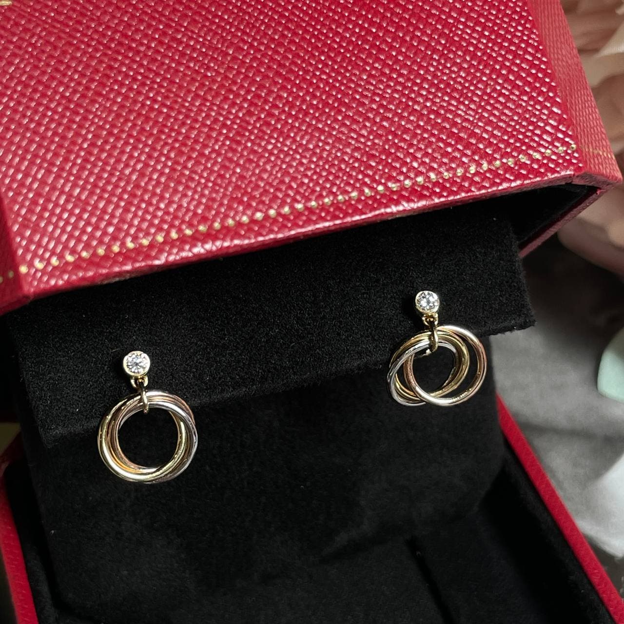 Серьги Cartier Trinity с бриллиантами 0,11 ct