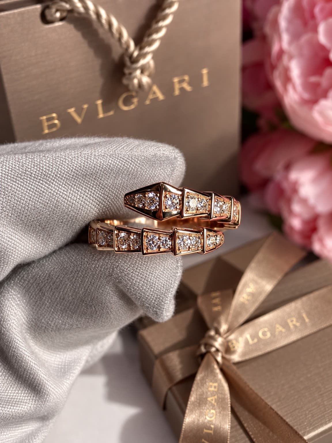 Bulgari Кольцо Bulgari Serpenti