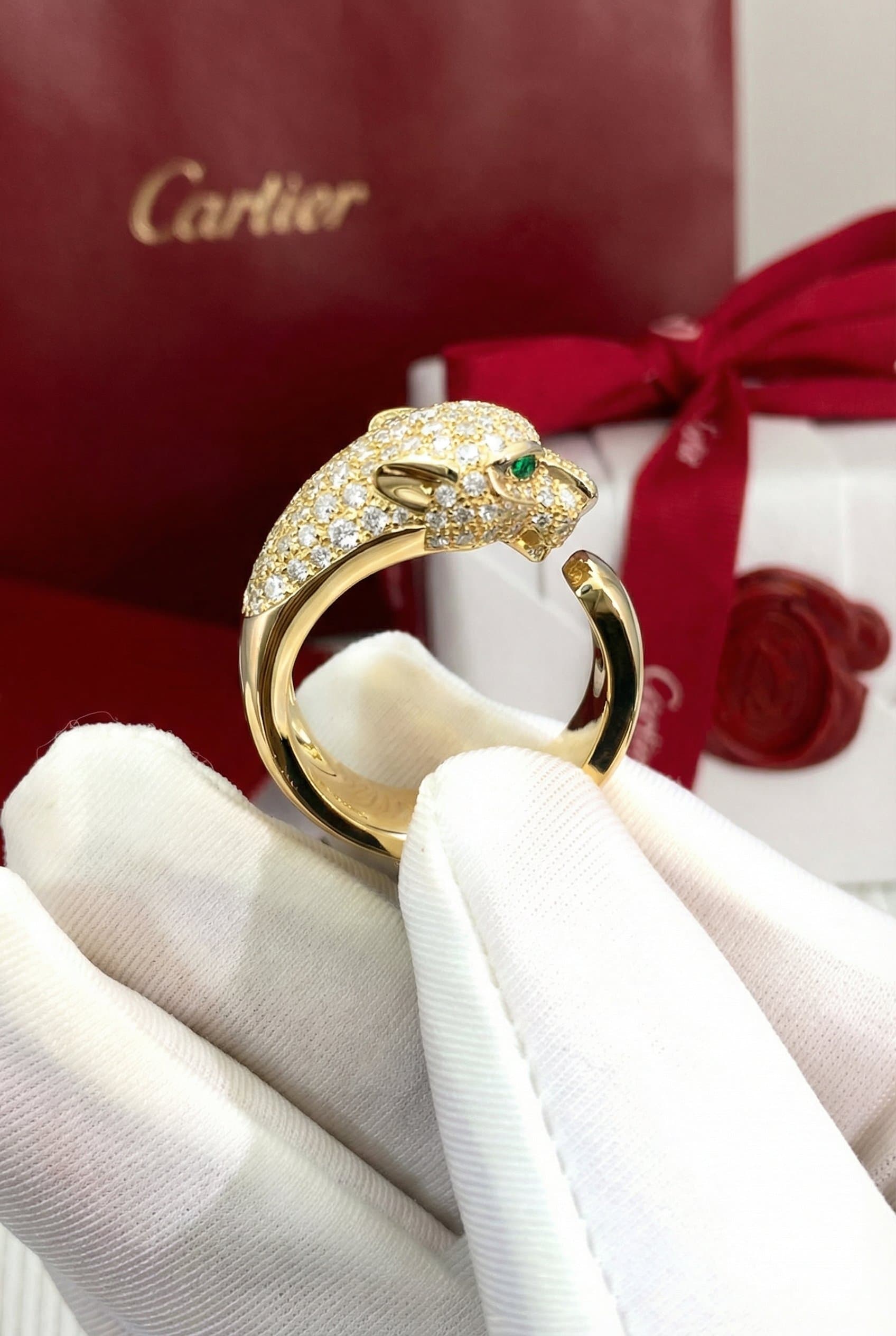 Золотое кольцо Cartier Panthère de Cartier с бриллиантами