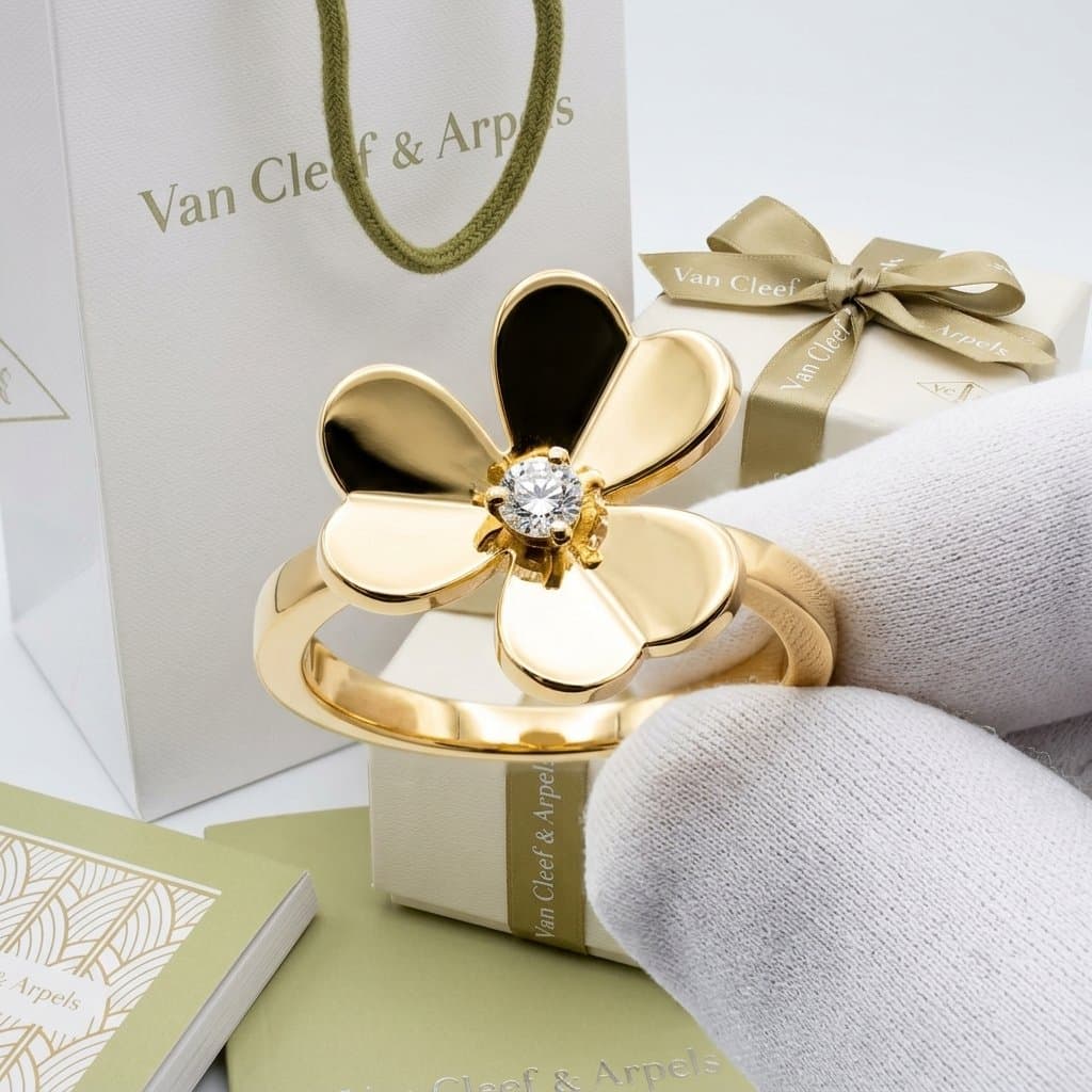 Кольцо Van Cleef & Arpels Frivole, 1 цветок, малая модель — фото 2