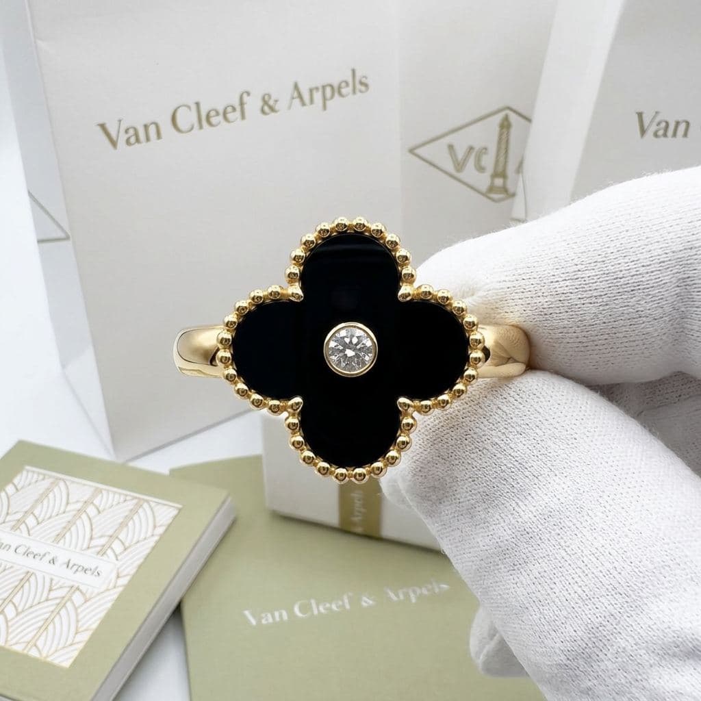 Кольцо Van Cleef & Arpels Vintage Alhambra с ониксом и бриллиантом — фото 2