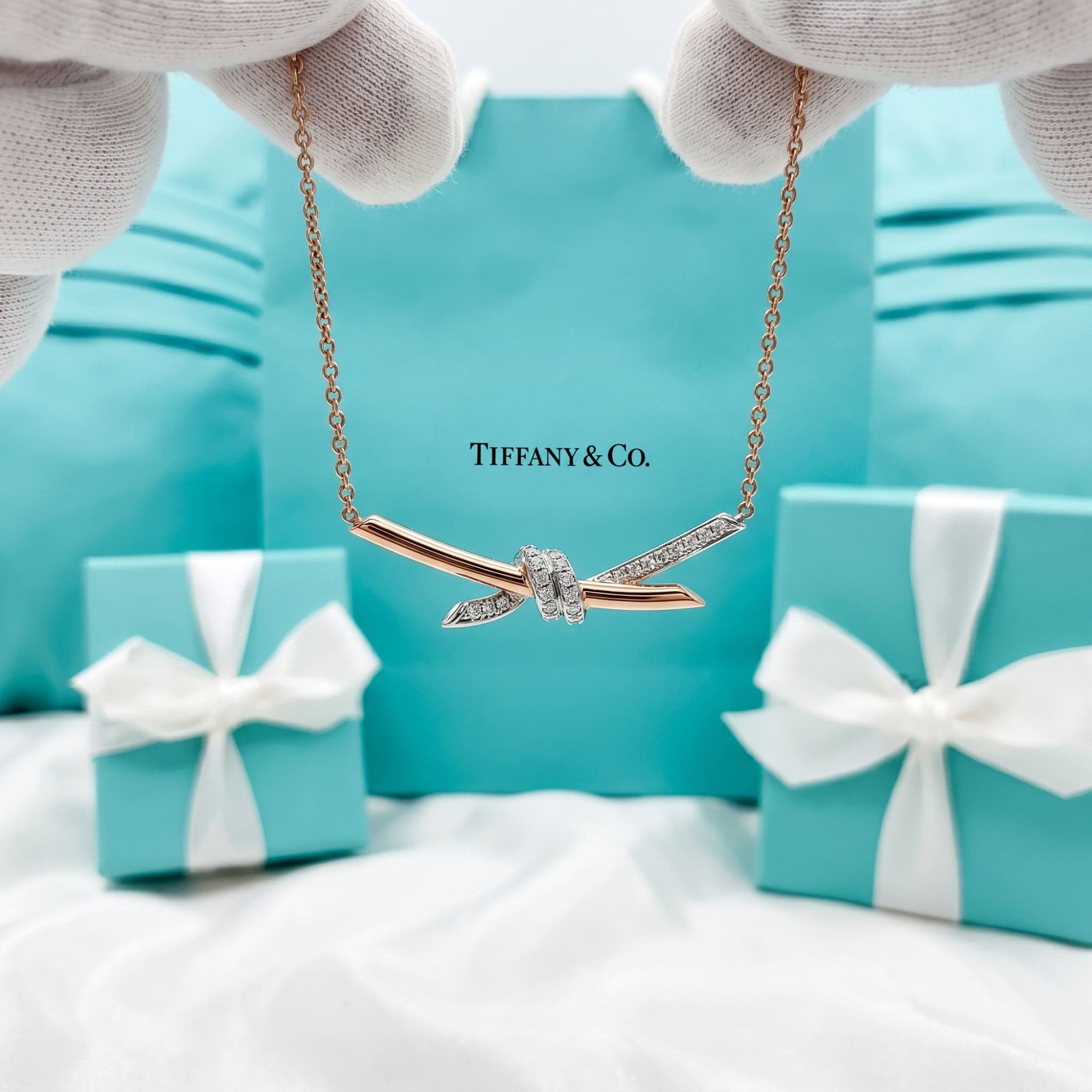 Кулон Tiffany Knot из розового золота и платины с бриллиантами, Белое и жёлтое золото