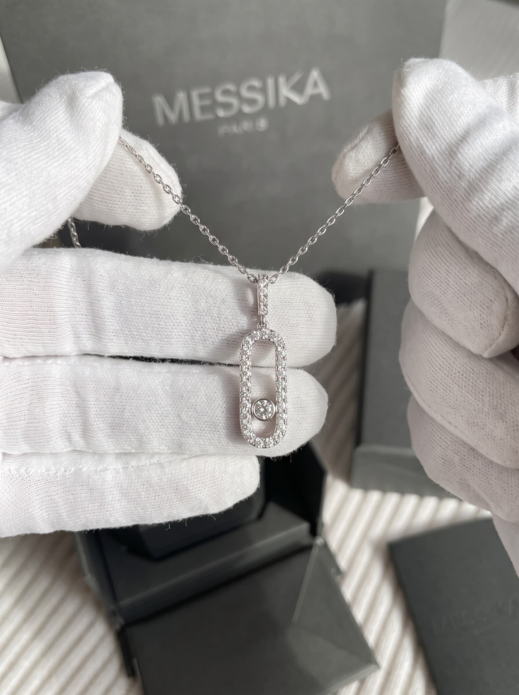 Золотая подвеска Messika Move Uno с бриллиантами паве, большая модель — фото 2