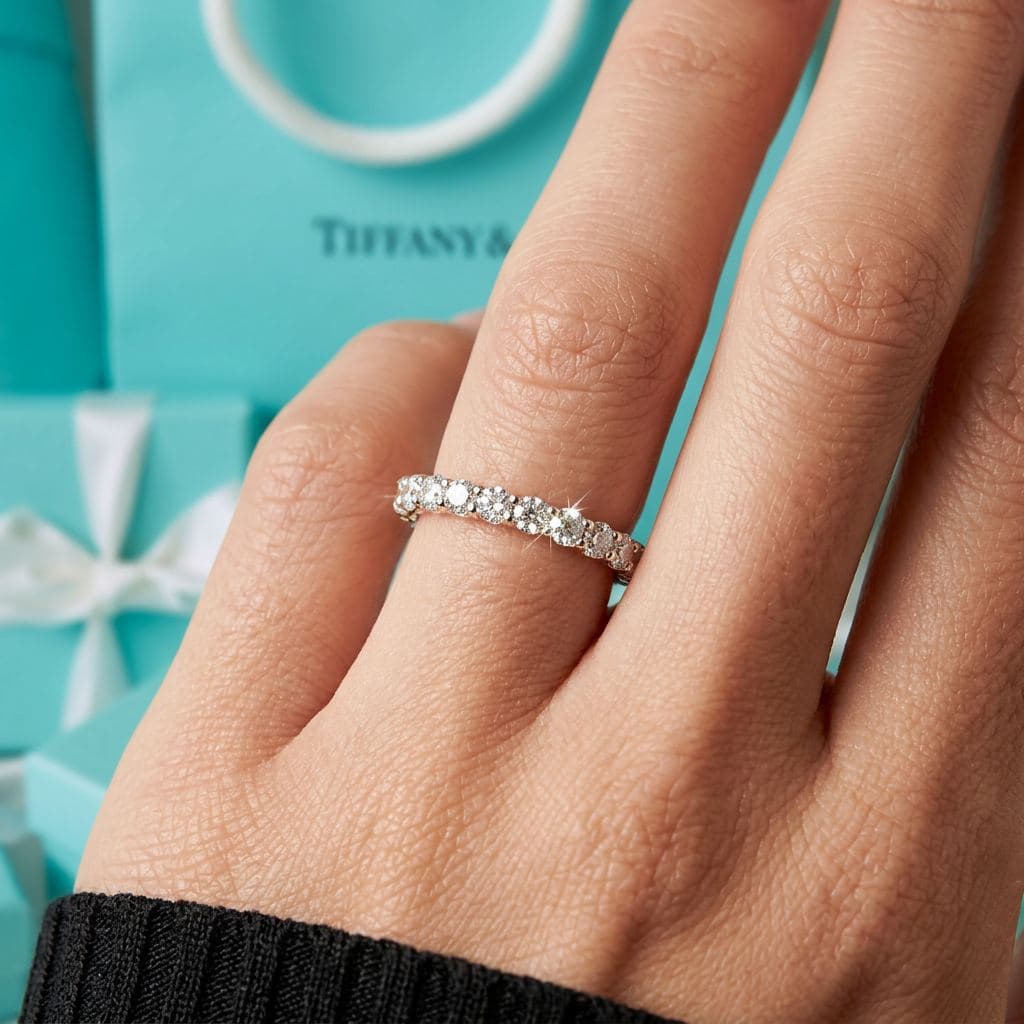 Кольцо Tiffany Forever из платины с бриллиантами, ширина 3 мм — фото 2