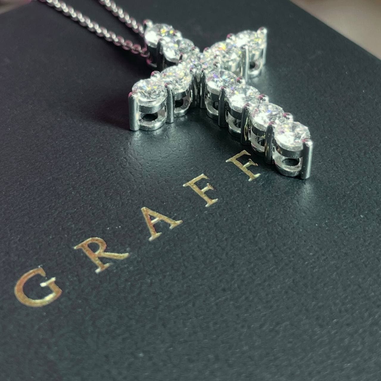 Крест Graff с бриллиантами 1,89 ct (белое золото 585) — фото 4
