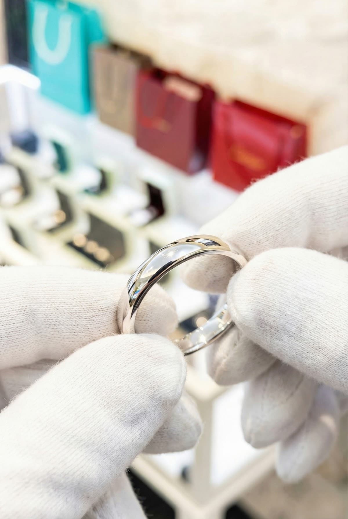 Tiffany & Co. Золотые обручальные кольца с бриллиантами Tiffany & Co.